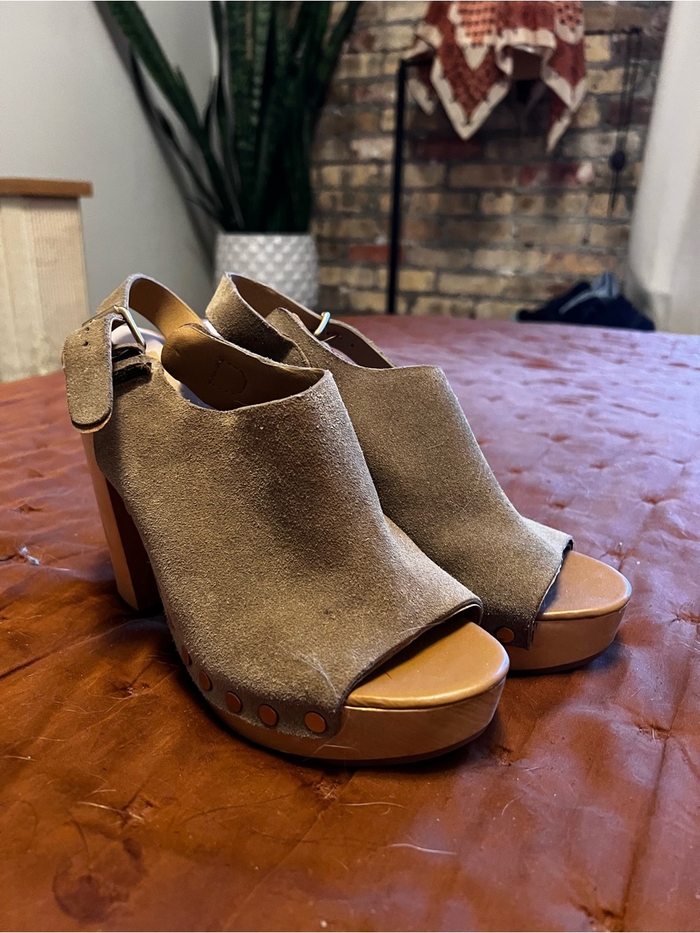 Dolce Vita Taupe Suede Open-Toe Platform Slingbacks